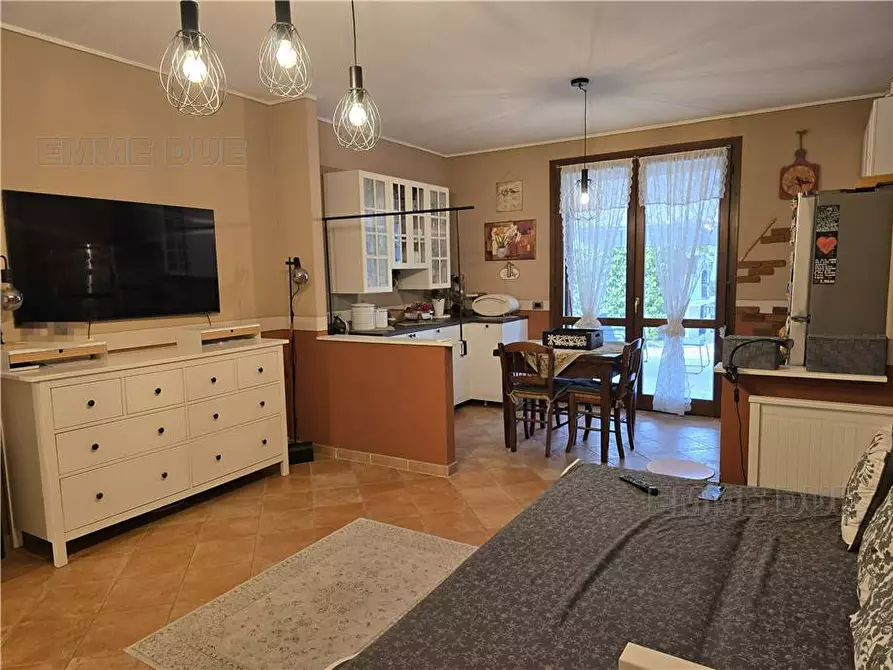Immagine 4 di Villa in vendita  a Novi Di Modena