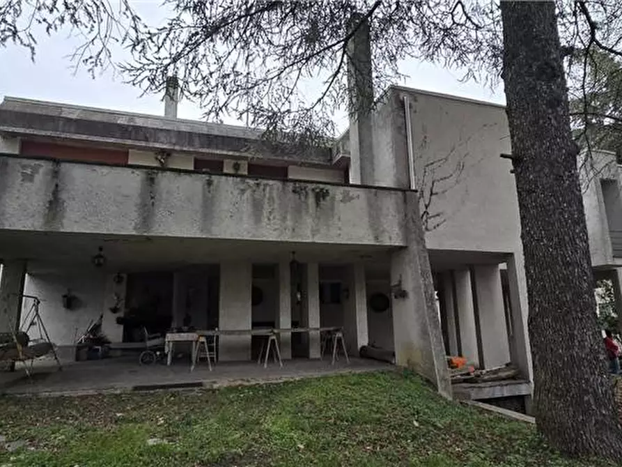 Immagine 3 di Villa in vendita  a Modena