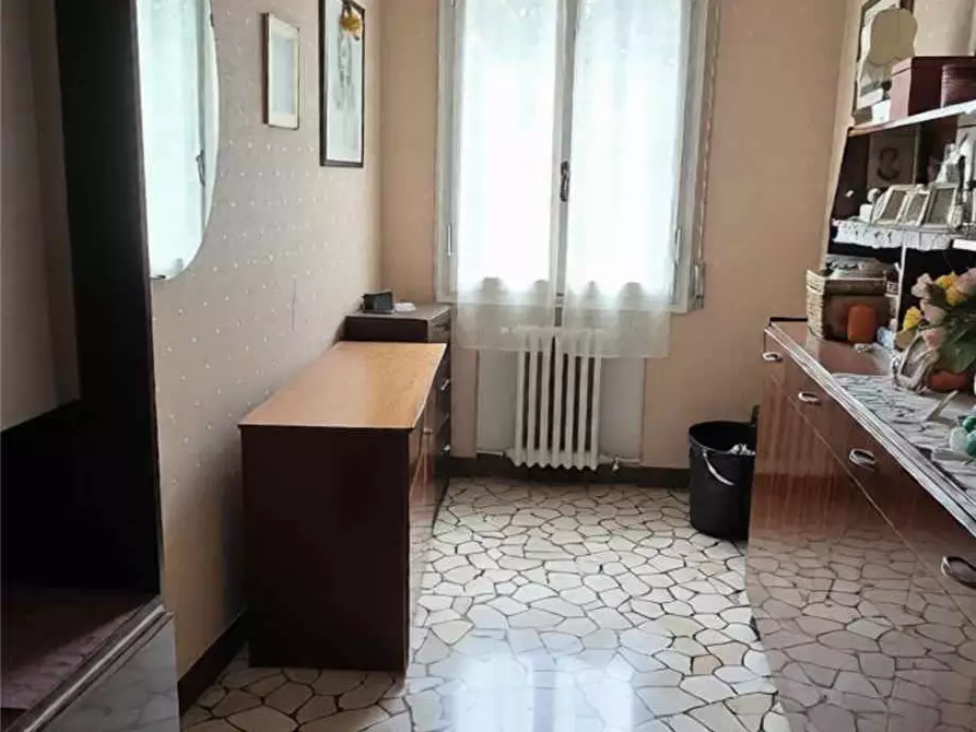 Immagine 10 di Appartamento in vendita  a Modena