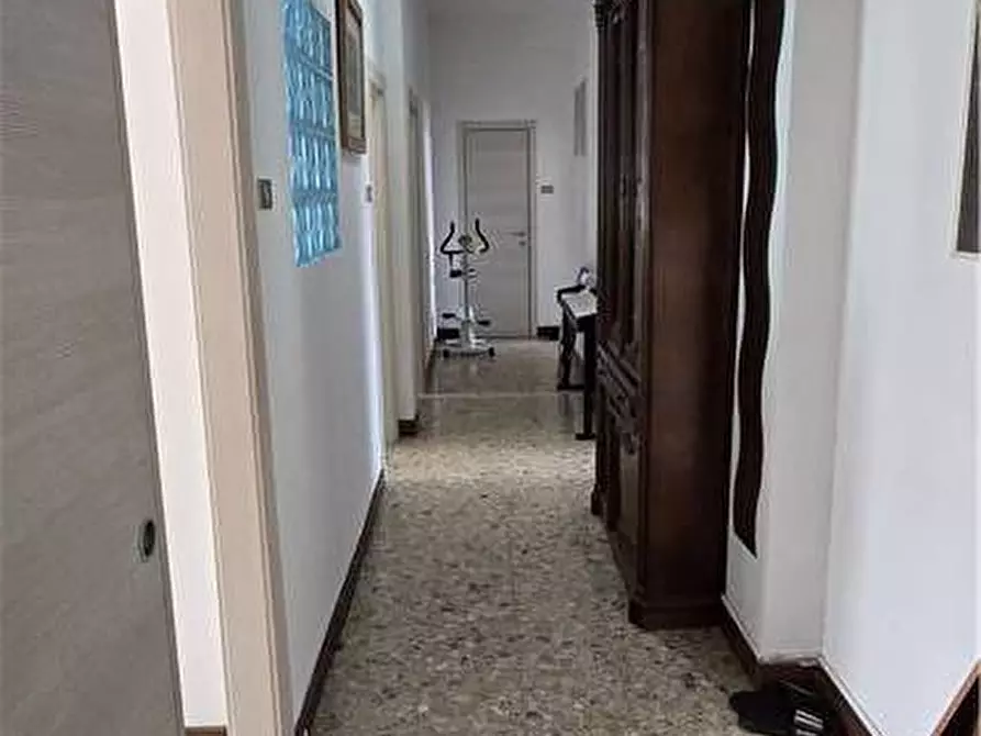Immagine 8 di Appartamento in vendita  a Modena
