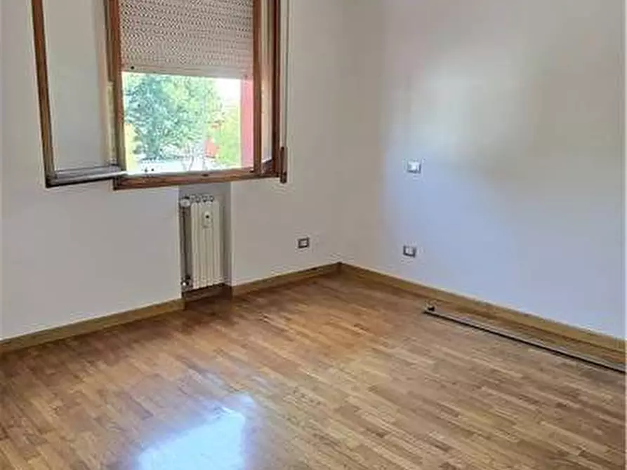 Immagine 1 di Appartamento in vendita  a Mirandola