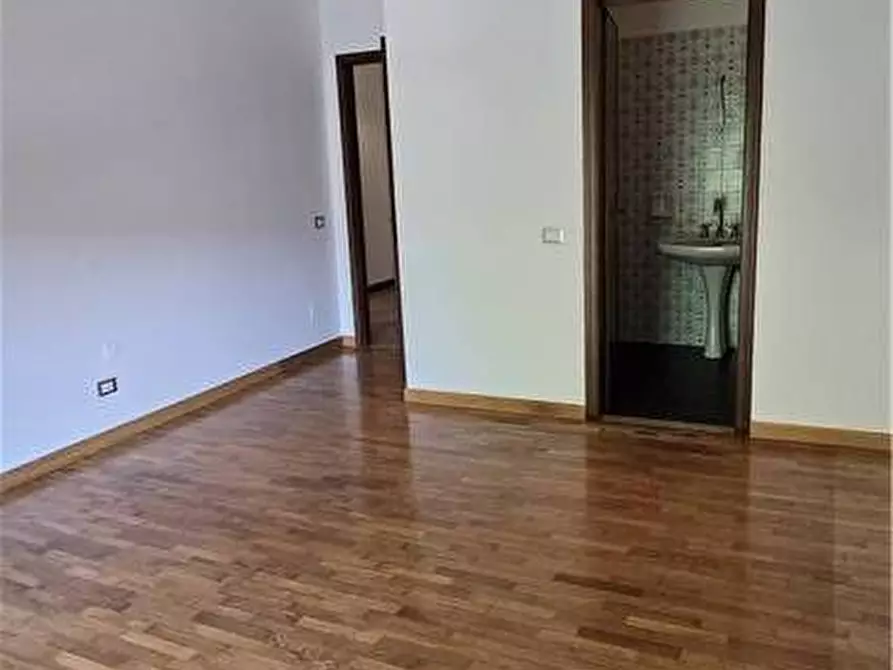 Immagine 2 di Appartamento in vendita  a Mirandola