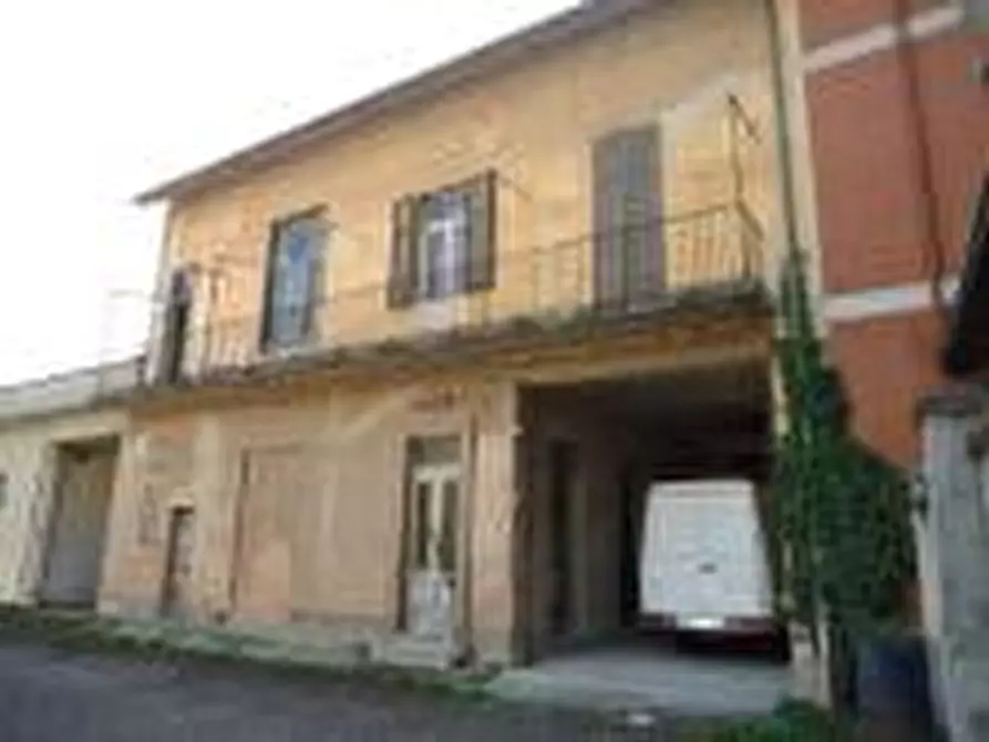 Immagine 2 di Villa in vendita  a Broni