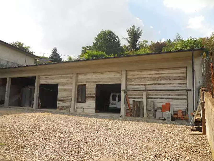 Immagine 2 di Casa bifamiliare in vendita  a Castana