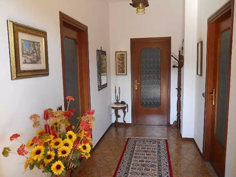 Immagine 3 di Casa bifamiliare in vendita  a Castana