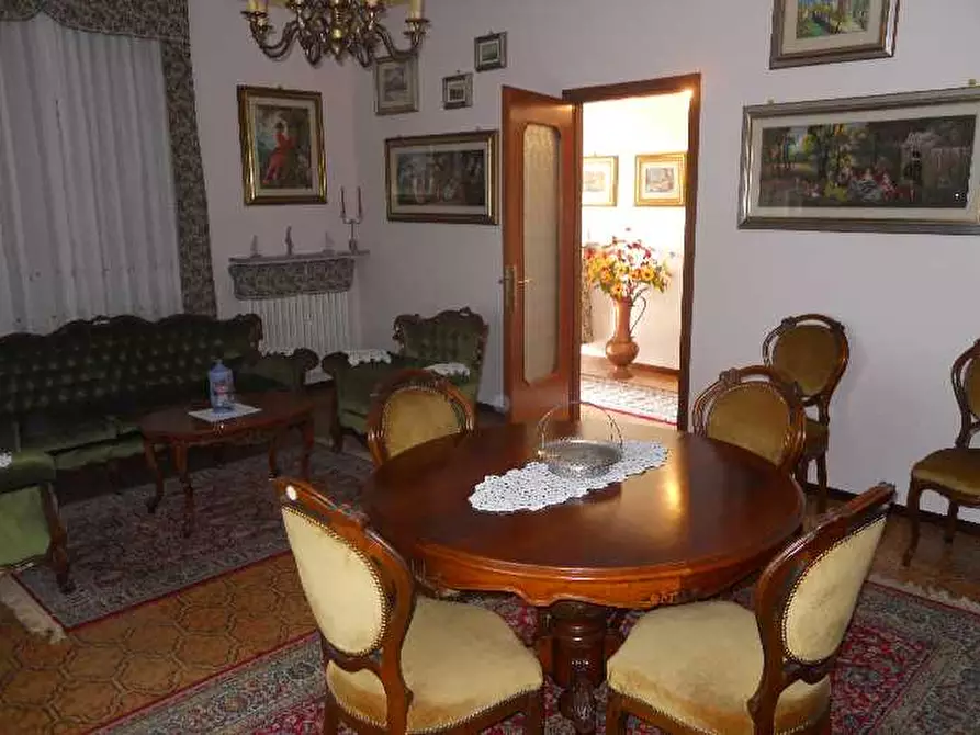 Immagine 4 di Casa bifamiliare in vendita  a Castana