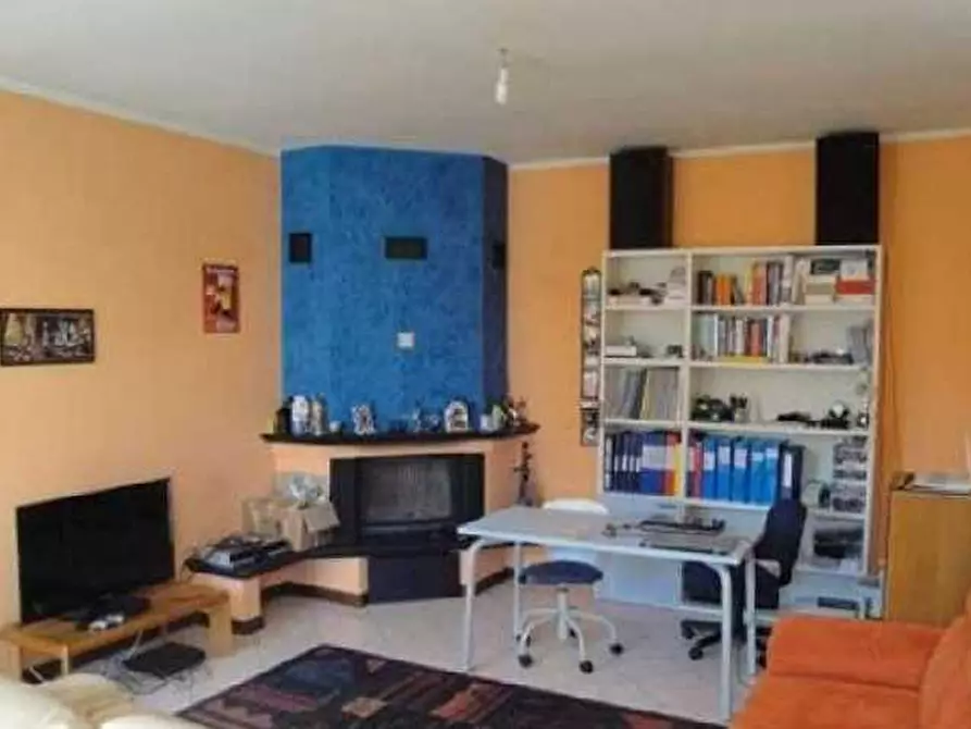 Immagine 3 di Villa in vendita  a Broni