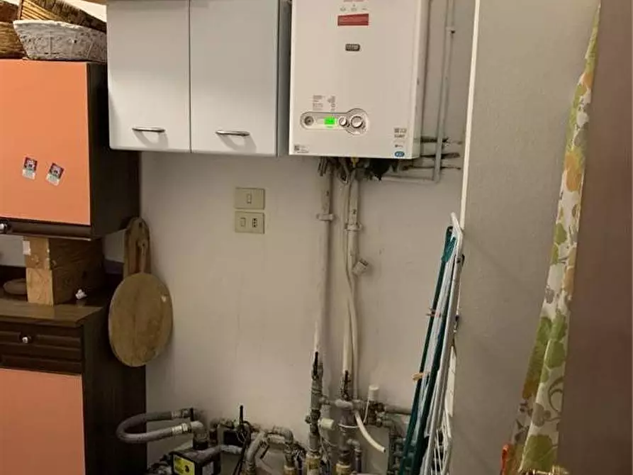 Immagine 10 di Villa in vendita  a Castana