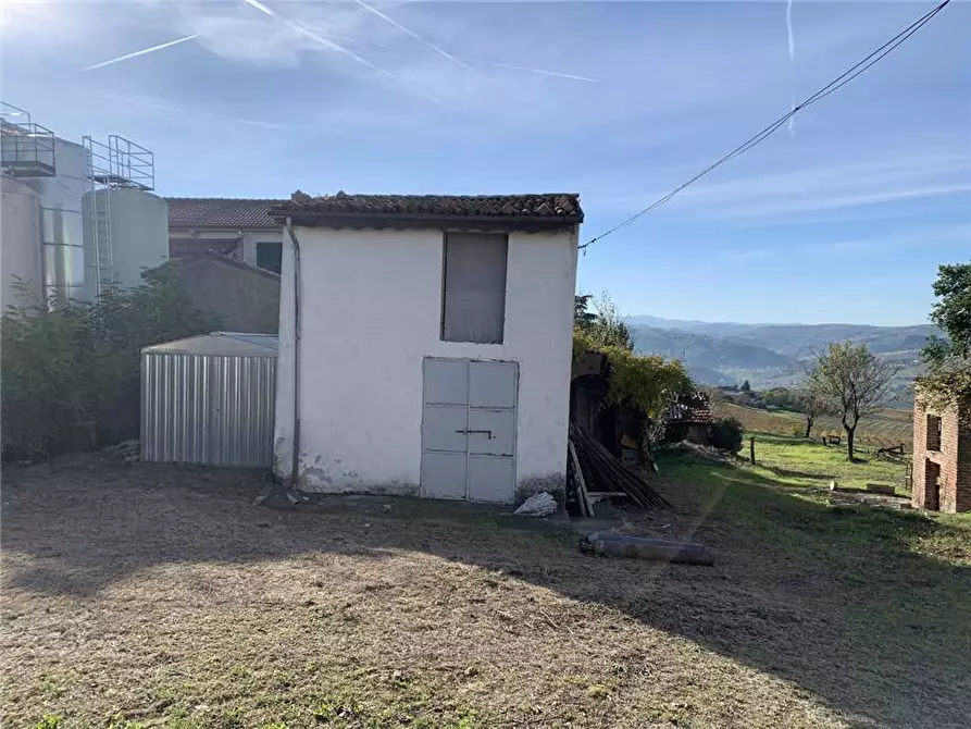 Immagine 4 di Villa in vendita  a Castana