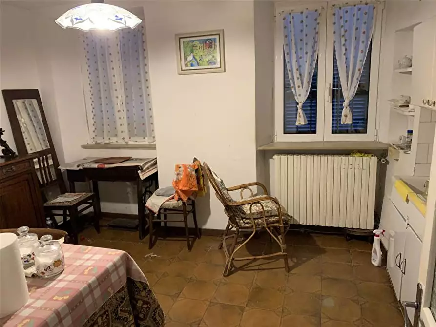 Immagine 6 di Villa in vendita  a Castana