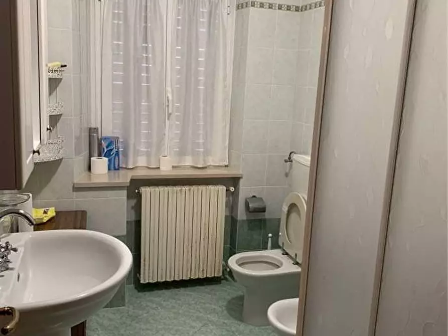 Immagine 8 di Villa in vendita  a Castana