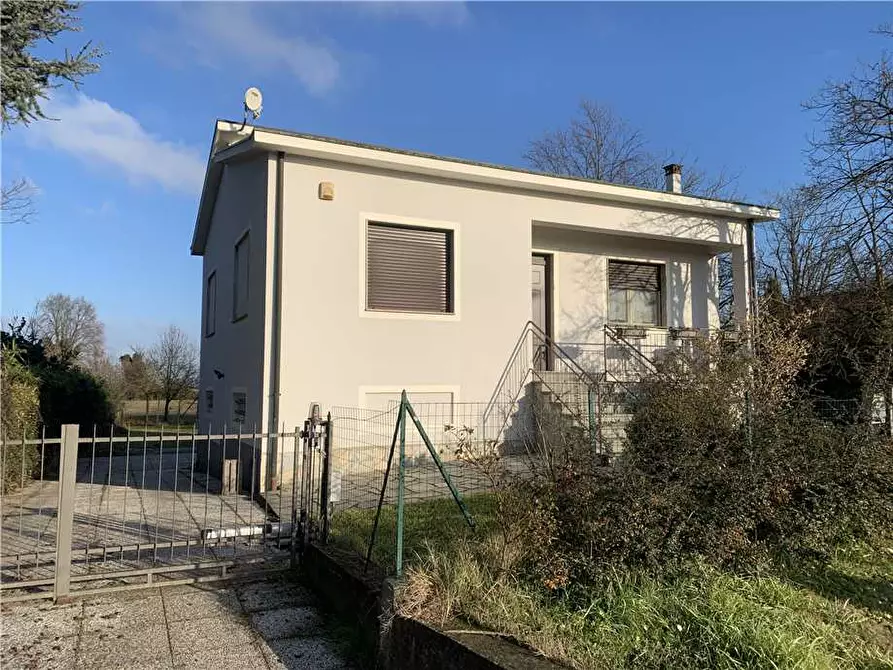 Immagine 1 di Villa in vendita  a Campospinoso