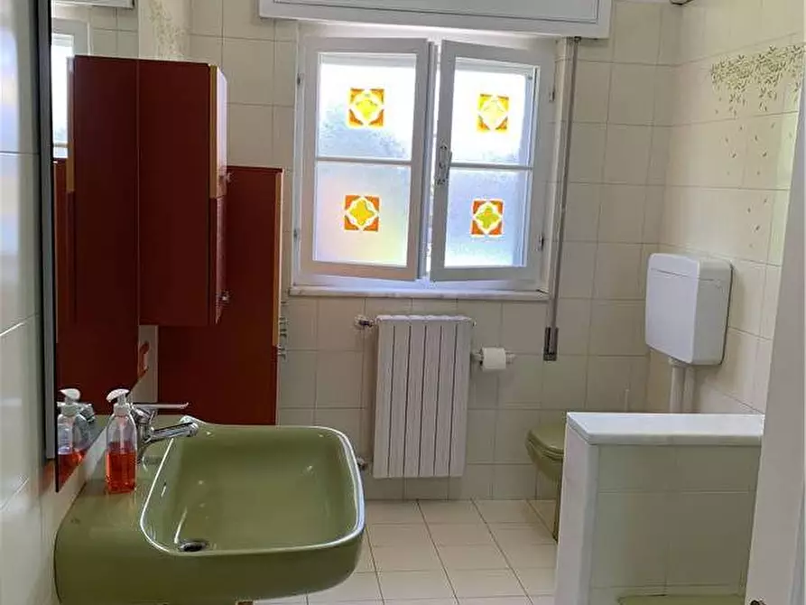 Immagine 13 di Villa in vendita  a Broni