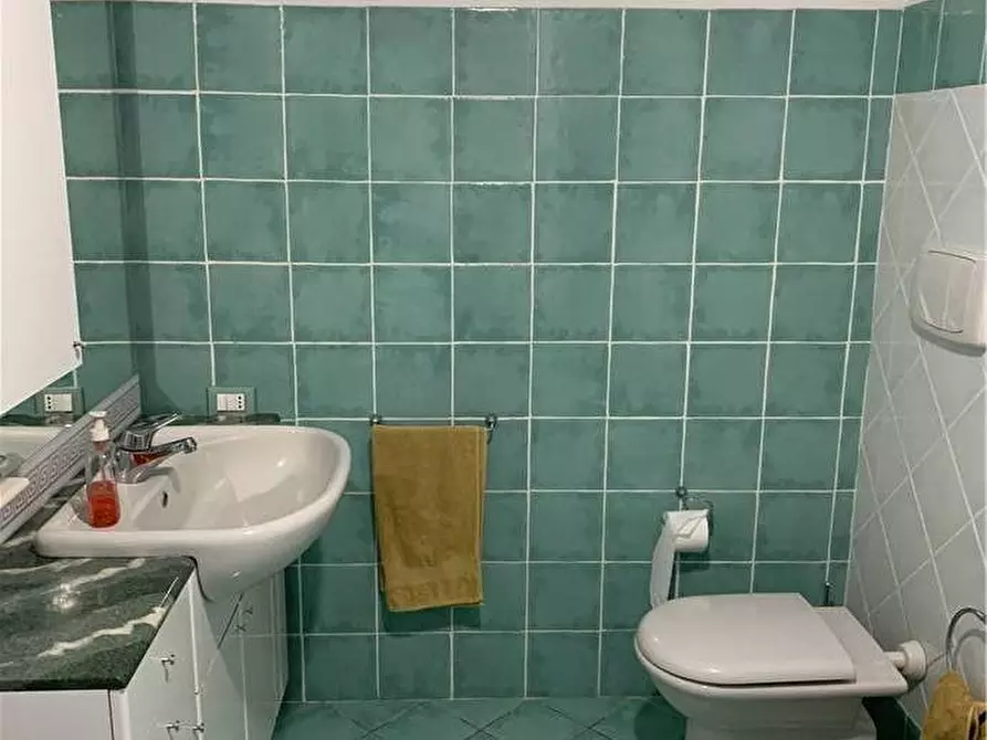 Immagine 14 di Villa in vendita  a Broni