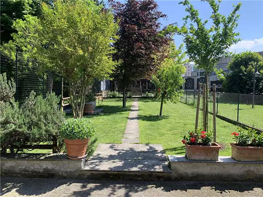 Immagine 3 di Villa in vendita  a Broni