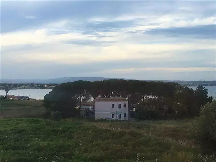 Immagine 12 di Villa in vendita  in Via ZONA ISOLA a Siracusa