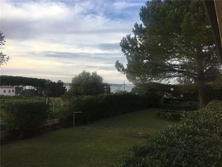 Immagine 13 di Villa in vendita  in Via ZONA ISOLA a Siracusa