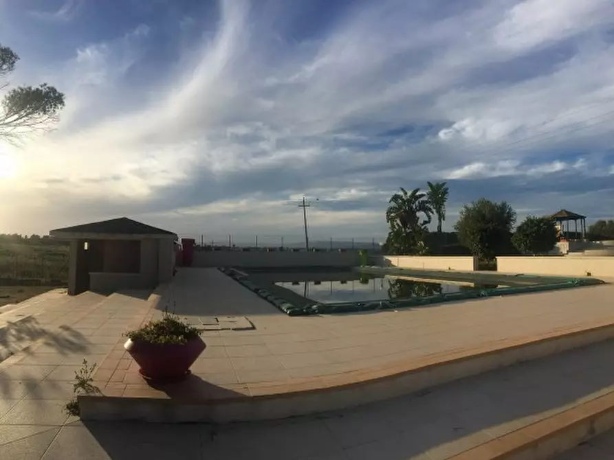 Immagine 2 di Villa in vendita  in Via ZONA ISOLA a Siracusa