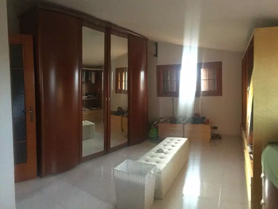 Immagine 5 di Villa in vendita  in Via ZONA ISOLA a Siracusa