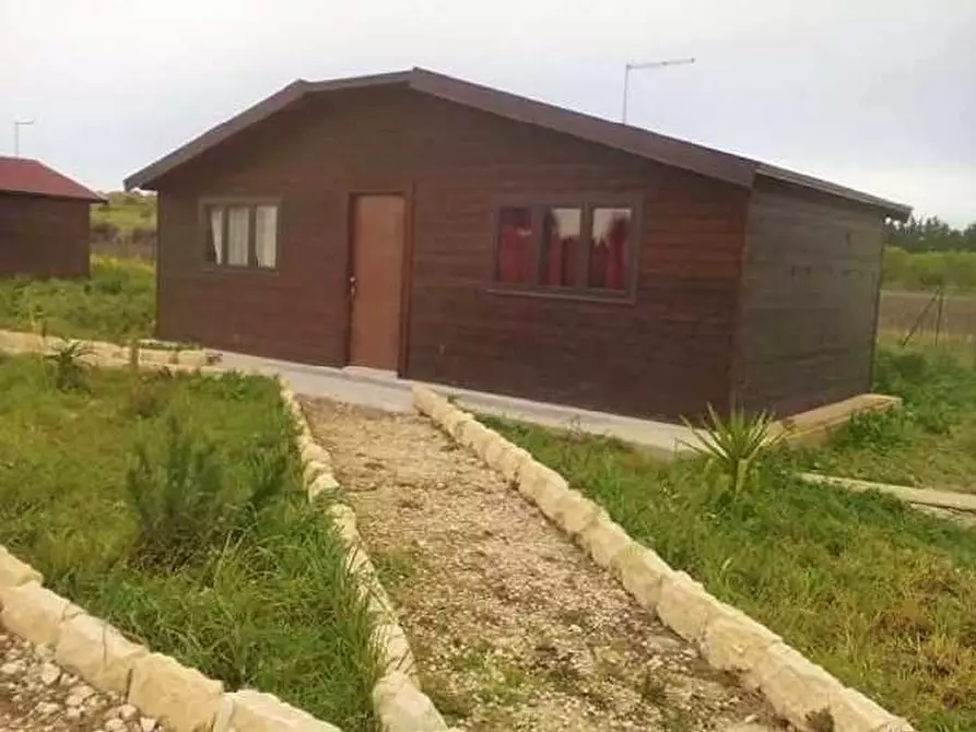 Immagine 2 di Attività commerciale in vendita  in Loc. C/DA BARONI a Noto