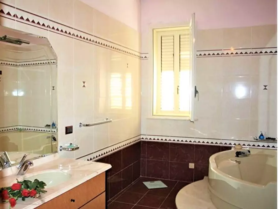 Immagine 5 di Villa in vendita  in Via CDA COZZO TONDO, 62 a Noto
