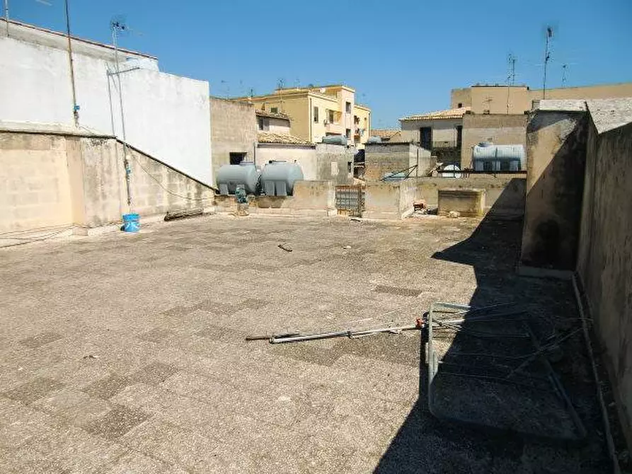 Immagine 10 di Villa in vendita  in Via BARBIERI, 116 a Noto