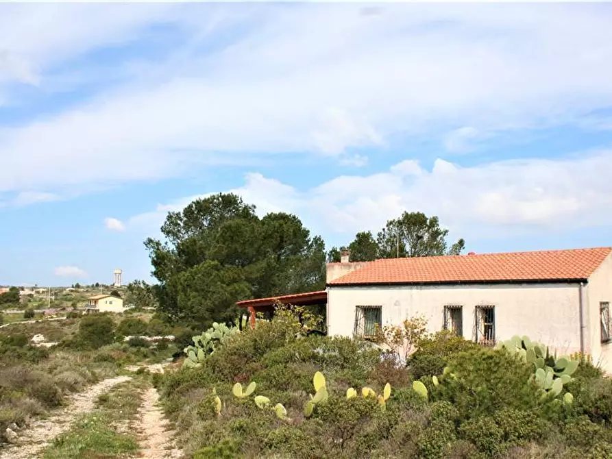 Immagine 2 di Villa in vendita  in Via SOLDATO GALLO, SN a Noto