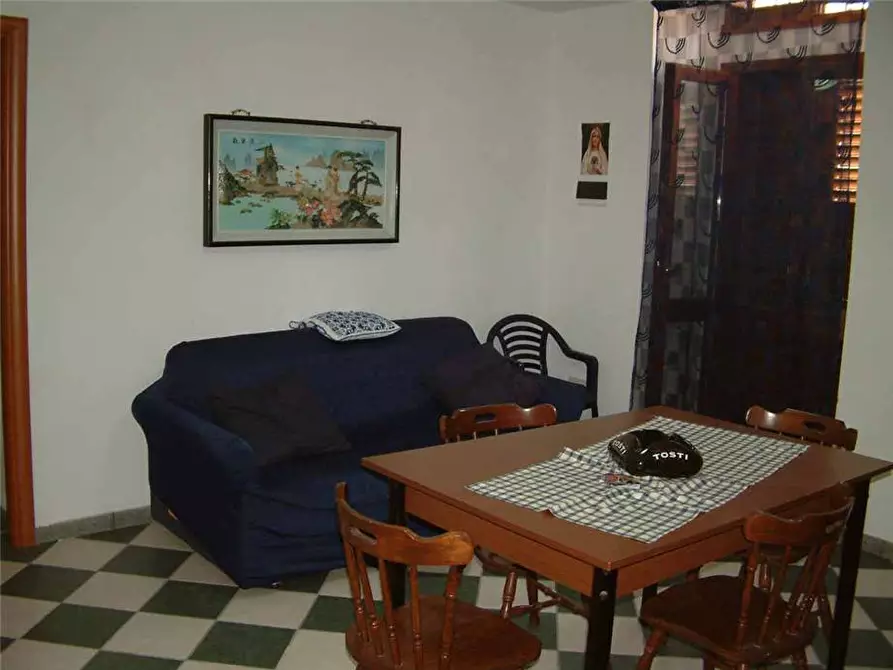 Immagine 3 di Stabile in vendita  in Via G. BARBIERI, 78 a Noto