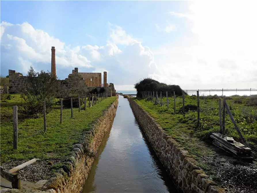 Immagine 13 di Rustico / casale in vendita  in Loc. VENDICARI, sn a Noto