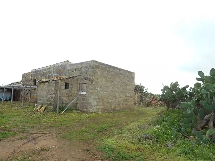 Immagine 5 di Rustico / casale in vendita  in Loc. VENDICARI, sn a Noto