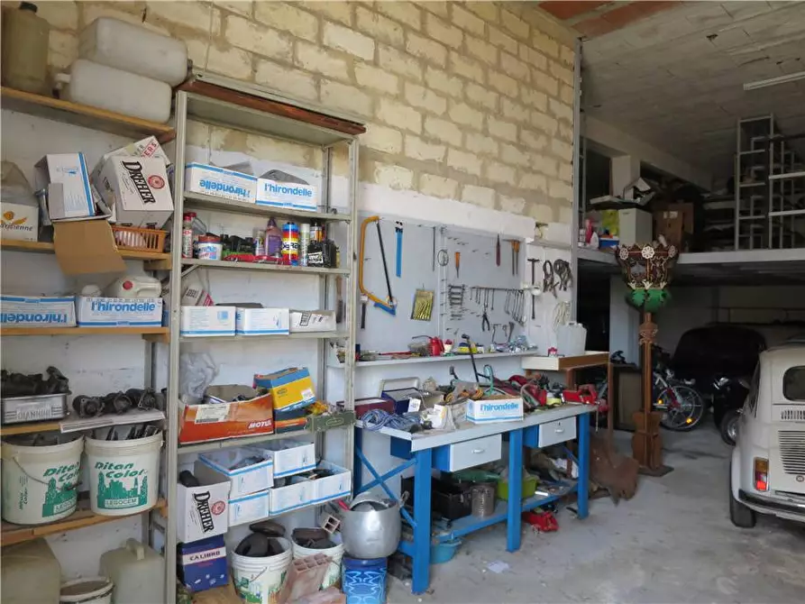 Immagine 2 di Garage in vendita  in Via GIAN TOMMASO, 7 a Noto
