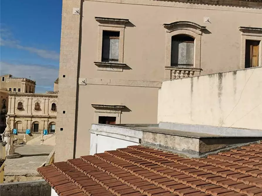 Immagine 4 di Villa in vendita  in Via FERRUCCIO, 10 a Noto