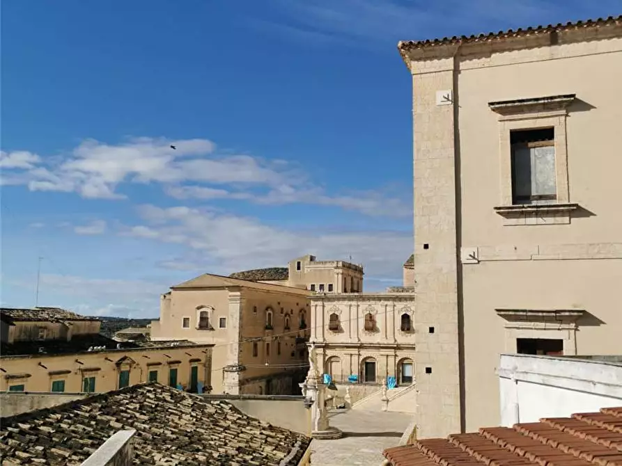 Immagine 6 di Villa in vendita  in Via FERRUCCIO, 10 a Noto