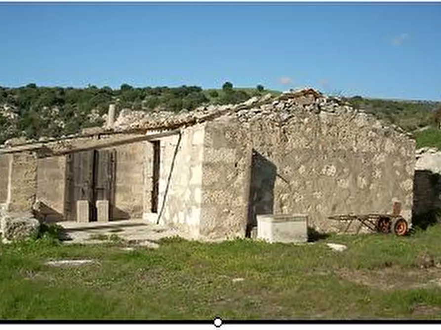 Immagine 3 di Rustico / casale in vendita  in Loc. C/DA LANTERNE a Ragusa