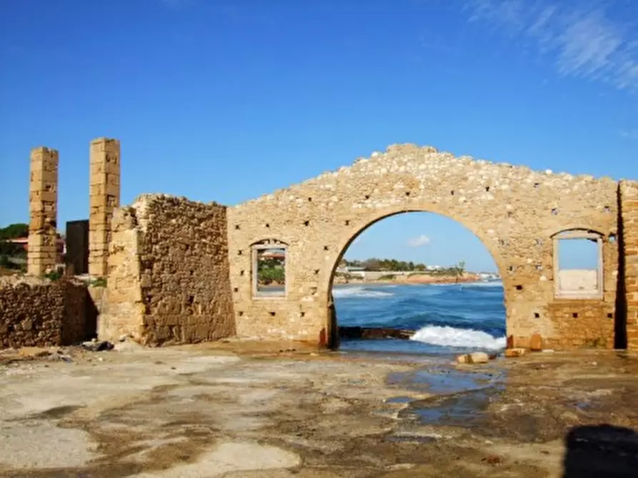 Immagine 2 di Rustico / casale in vendita  in Loc. MARINA DI AVOLA a Avola