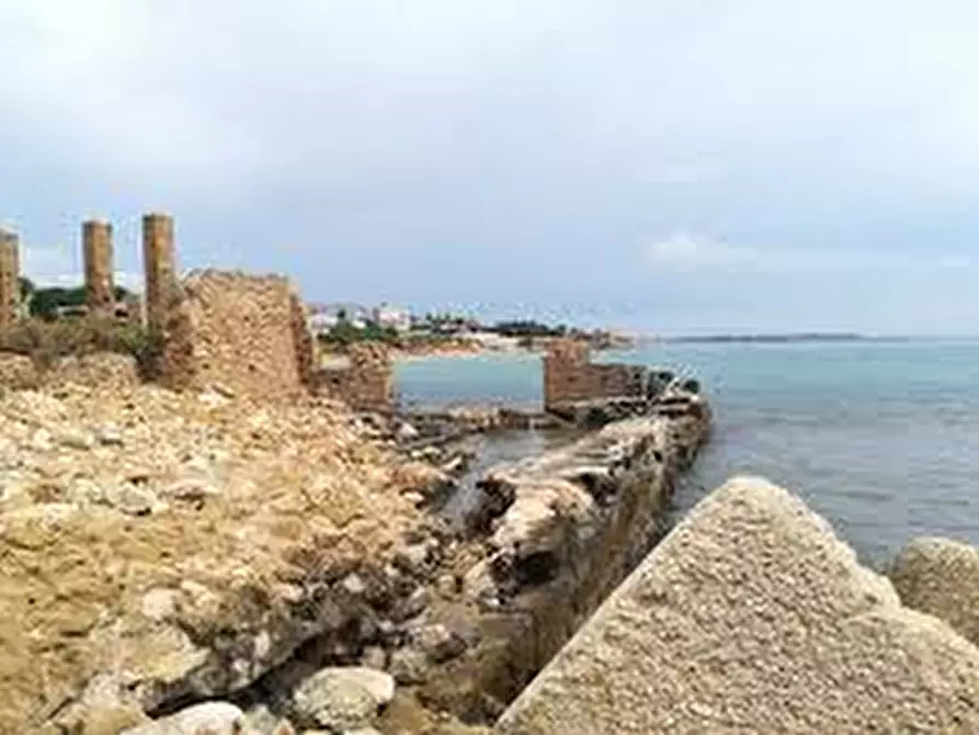 Immagine 8 di Rustico / casale in vendita  in Loc. MARINA DI AVOLA a Avola