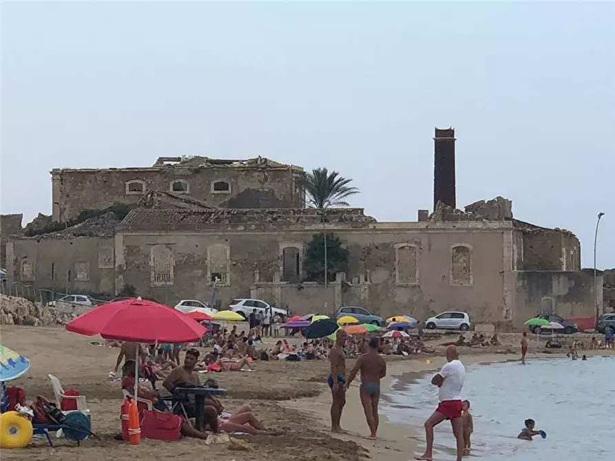 Immagine 9 di Rustico / casale in vendita  in Loc. MARINA DI AVOLA a Avola