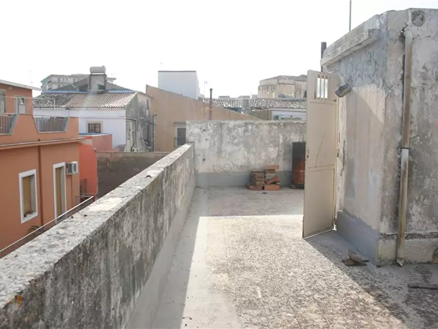 Immagine 9 di Villa in vendita  in Via SAN TOMMASO D'AQUINO, 6 a Avola