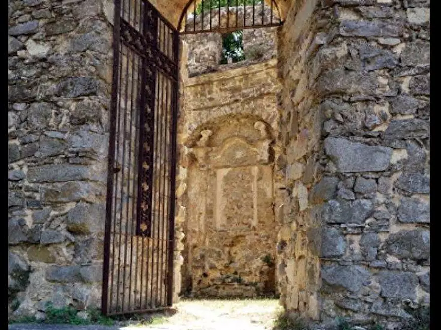 Immagine 13 di Rustico / casale in vendita  in Loc. BAIARDO, SN a Baiardo