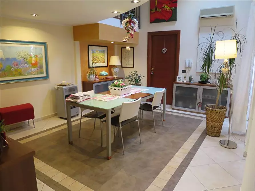 Immagine 13 di Villa in vendita  in Via RUGGERO SETTIMO, 14 a Noto