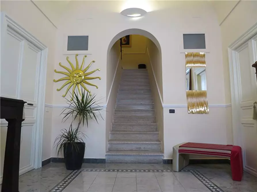 Immagine 3 di Villa in vendita  in Via RUGGERO SETTIMO, 14 a Noto