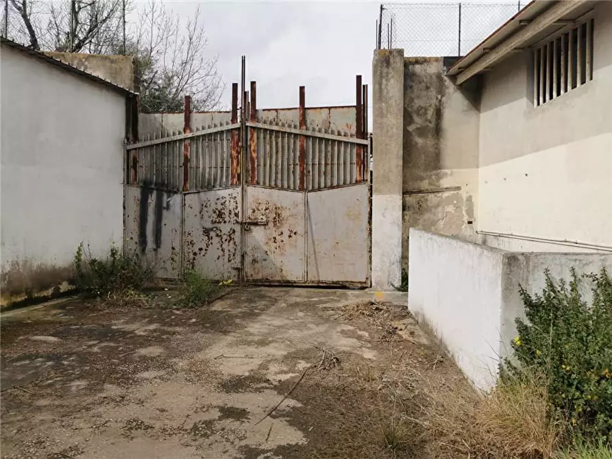 Immagine 11 di Attività commerciale in vendita  in V.le ERMOCRATE, 16 a Siracusa