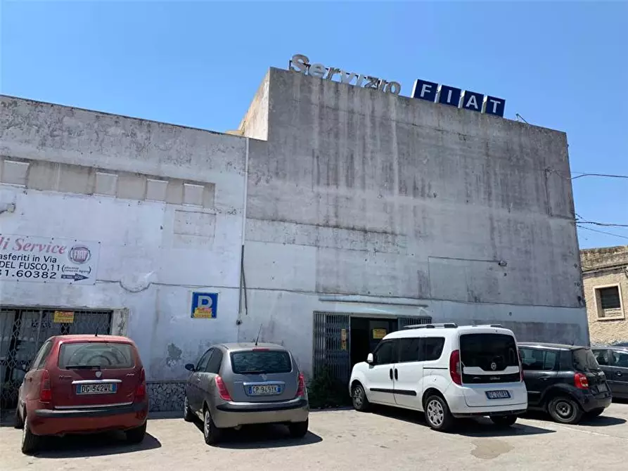 Immagine 2 di Attività commerciale in vendita  in V.le ERMOCRATE, 16 a Siracusa