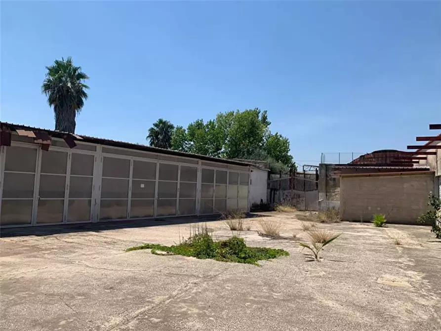 Immagine 6 di Attività commerciale in vendita  in V.le ERMOCRATE, 16 a Siracusa