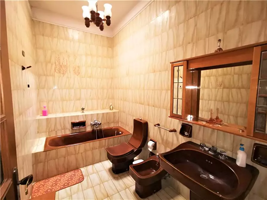 Immagine 10 di Villa in vendita  in C.so GAETANO D' AGATA, 37 a Avola