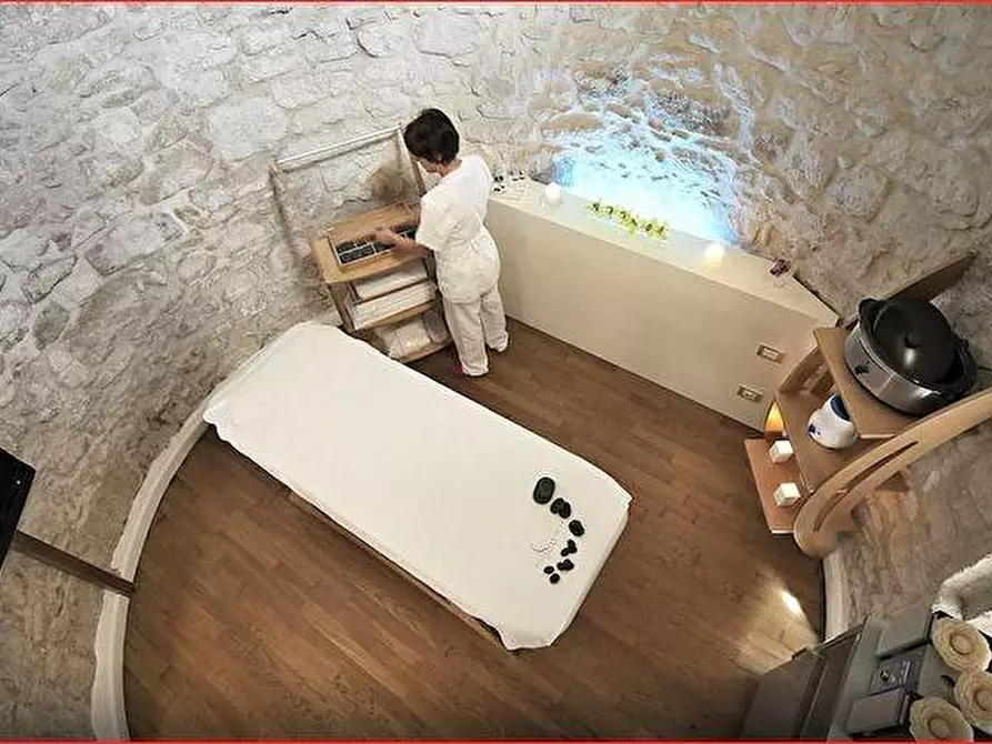 Immagine 10 di Albergo/B&B/Residence in vendita  in Via GANDHI, 3 a Ragusa