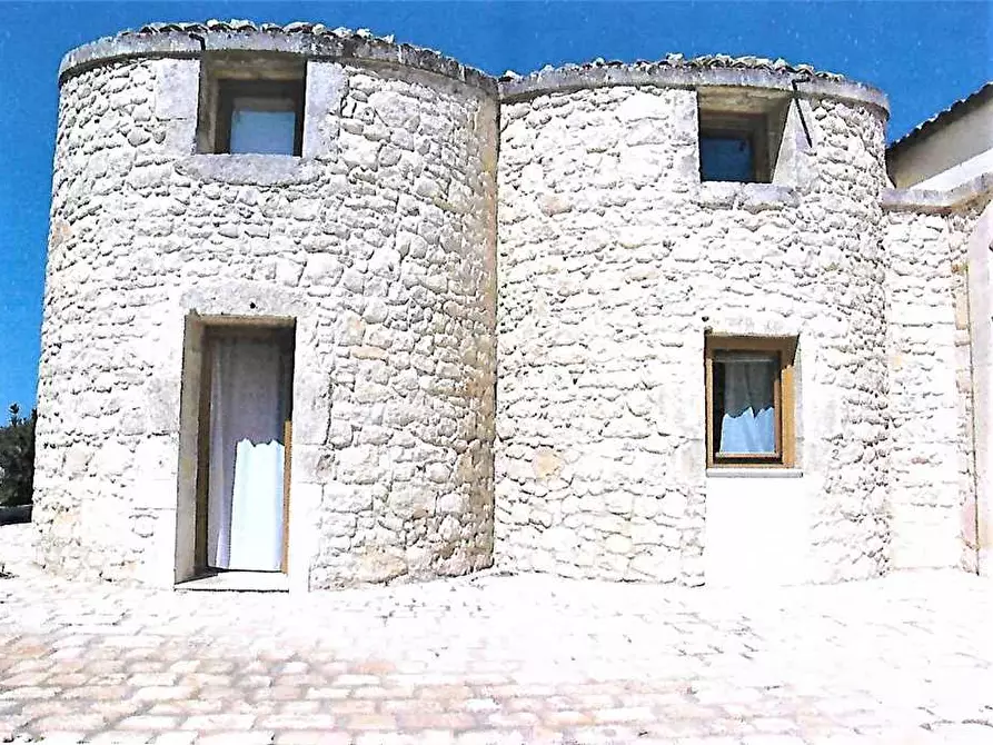 Immagine 4 di Albergo/B&B/Residence in vendita  in Via GANDHI, 3 a Ragusa