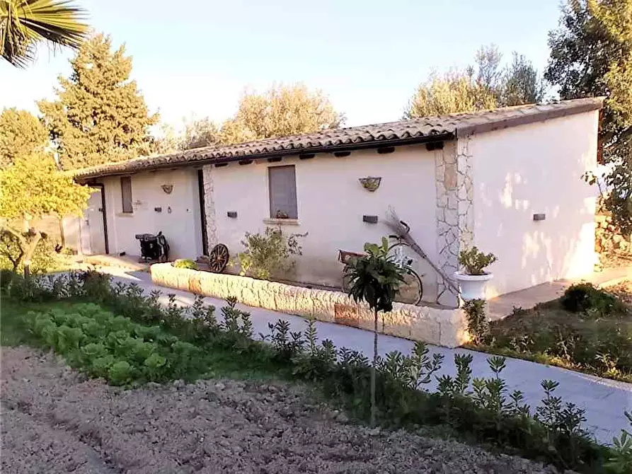 Immagine 5 di Villa in vendita  in Loc. CAVA DEI FOSSI, SN a Avola