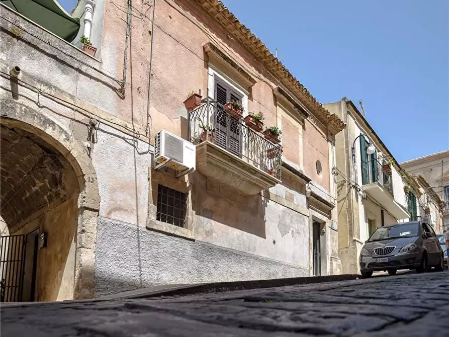 Immagine 2 di Villa in vendita  in Via GIORDANO BRUNO, 15 a Noto