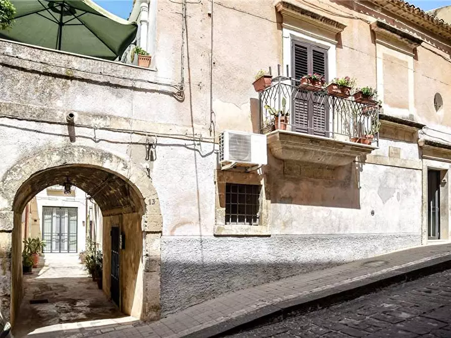 Immagine 5 di Villa in vendita  in Via GIORDANO BRUNO, 15 a Noto